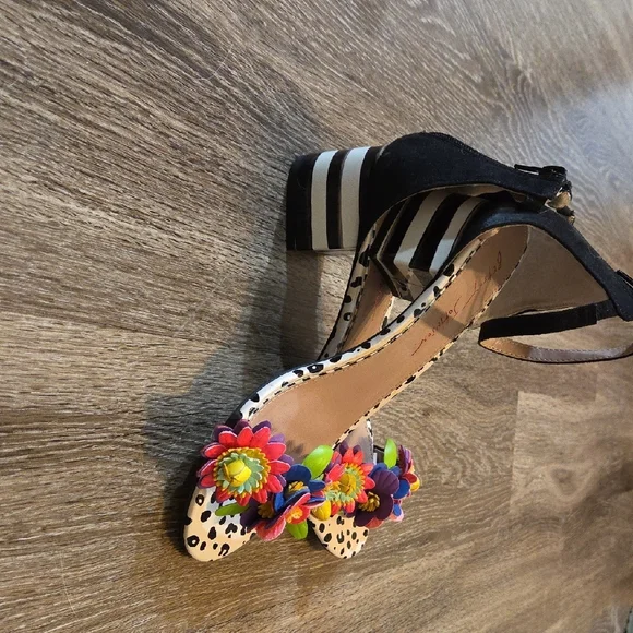 Betsey Johnson Black and White Heels with Colorful Floral Design - Picture 3 of 4